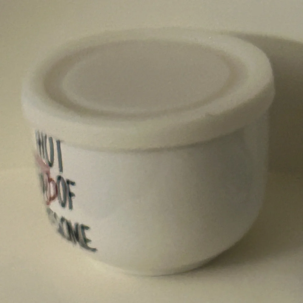 White Coffee Mug Red + Black Text HOT CUP OF AWESOME New With Tag Silicone Lid